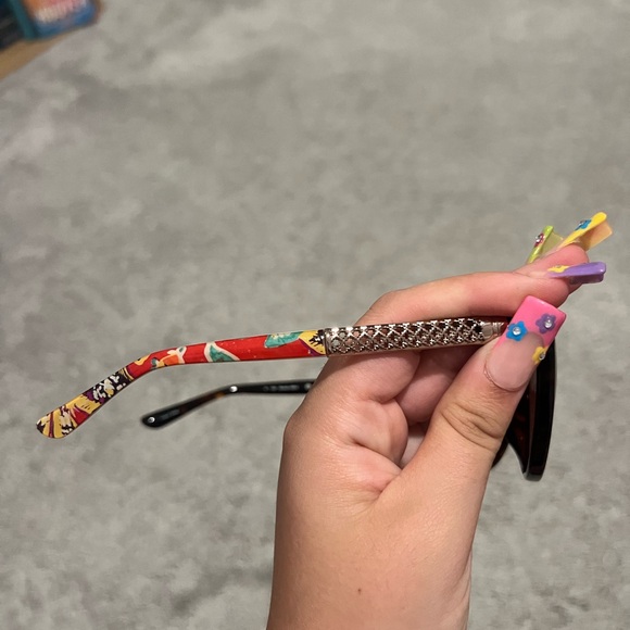 Sunglasses - Picture 2 of 4